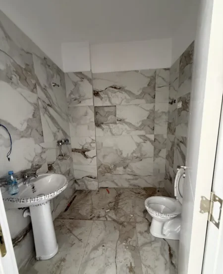 Tirane, shitet apartament 2+1 Kati 3, 125000 € (Kamez)