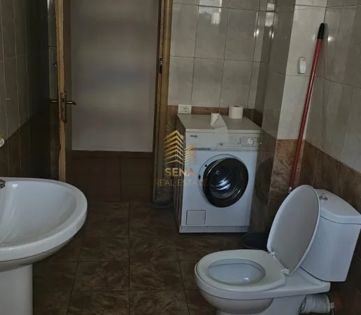 Tirane, jepet me qera apartament 2+1+Ballkon Kati 8, 80 m² 550 € (21 Dhjetori)