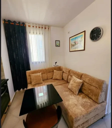 Tirane, jepet me qera apartament 1+1 Kati 4, 50 m² 400 € (RRUGA E DIBRES)