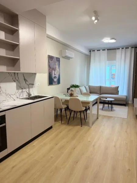 Tirane, jepet me qera apartament 1+1 Kati 3, 60 m² 450 € (ALI DEMI)