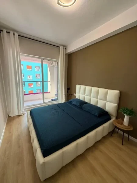 Tirane, jepet me qera apartament 1+1 Kati 3, 60 m² 450 € (ALI DEMI)