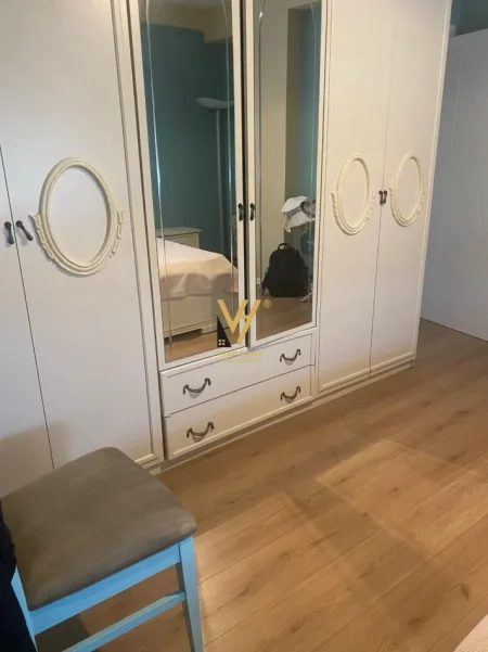 Tirane, jepet me qera apartament 2+1+Ballkon Kati 3, 90 m² 650 € (RRUGA SULEJMAN DELVINA)
