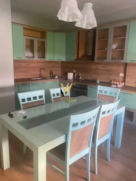 Tirane, jepet me qera apartament 2+1+Ballkon Kati 3, 90 m² 650 € (RRUGA SULEJMAN DELVINA)
