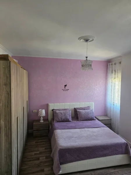 Tirane, jepet me qera apartament 3+1 Kati 16, 150 m² 1.500 € (QENDER)