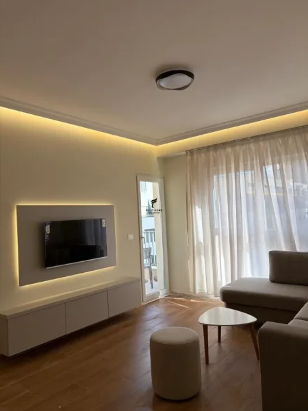 Tirane, jepet me qera apartament 1+1 Kati 6, 75 m² 530 € (LAPRAKE)