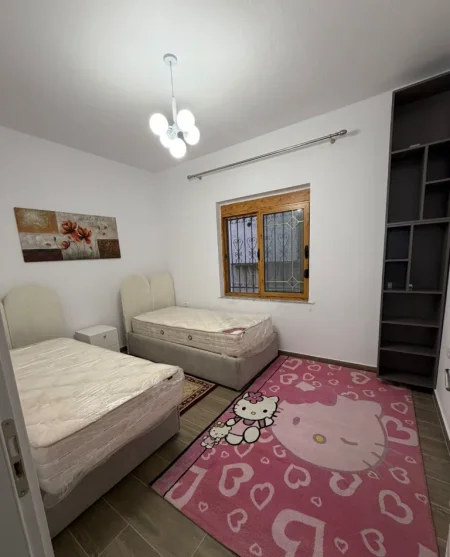 Tirane, jepet me qera apartament 2+1+Ballkon Kati 1, 110 m² 500 € (Siri Kodra)