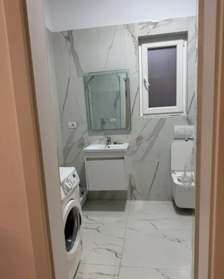 Tirane, jepet me qera apartament 2+1+Ballkon Kati 1, 110 m² 500 € (Siri Kodra)