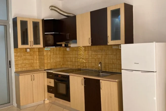 Tirane, jepet me qera apartament 1+1+Ballkon Kati 2, 65 m² 350 € (Yzberisht)