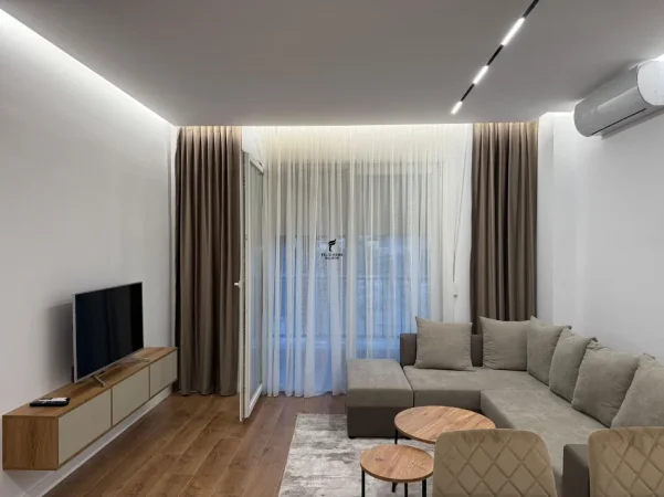 Tirane, jepet me qera apartament 1+1 Kati 2, 65 m² 500 € (UNIVERS CITY)