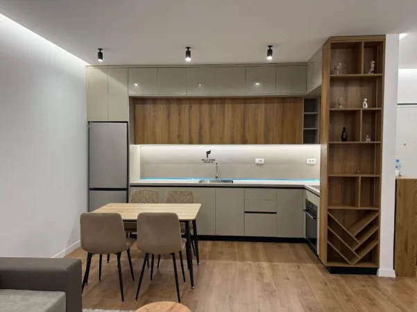 Tirane, jepet me qera apartament 1+1 Kati 2, 65 m² 500 € (UNIVERS CITY)
