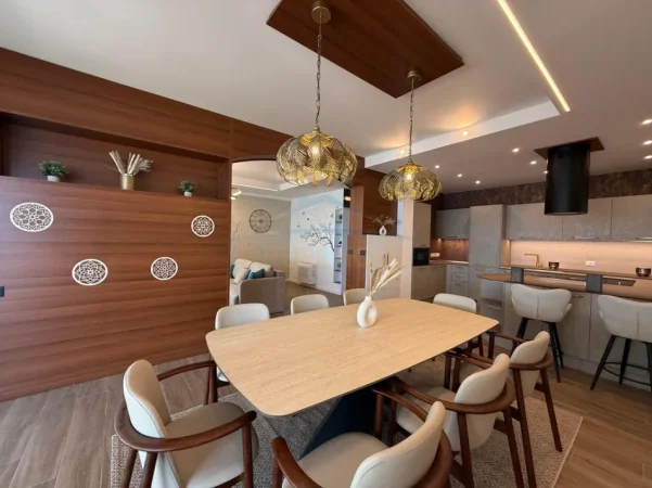 Vlore, shitet apartament+verande | Penthouse 2+1+Aneks+Ballkon Kati 0, 167 m² 549.000 € (Uji i Ftohte)