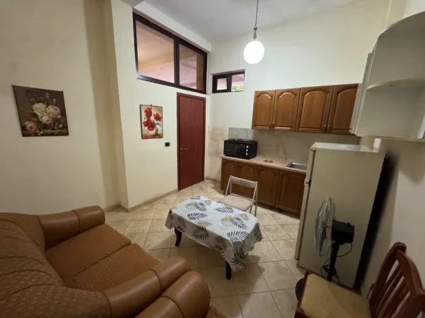 Tirane, jepet me qera apartament 1+1+Ballkon Kati 0, 62 m² 340 € (Rr. SIRI KODRA Punishte Pastave (Xhangolli))