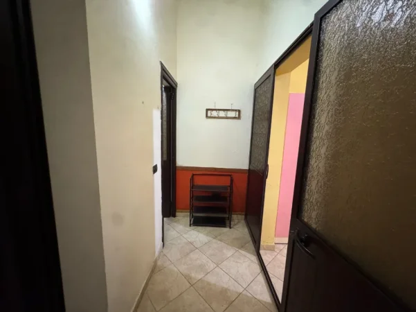 Tirane, jepet me qera apartament 1+1+Ballkon Kati 0, 62 m² 340 € (Rr. SIRI KODRA Punishte Pastave (Xhangolli))