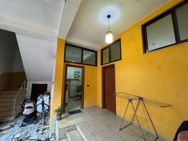 Tirane, jepet me qera apartament 1+1+Ballkon Kati 0, 62 m² 340 € (Rr. SIRI KODRA Punishte Pastave (Xhangolli))