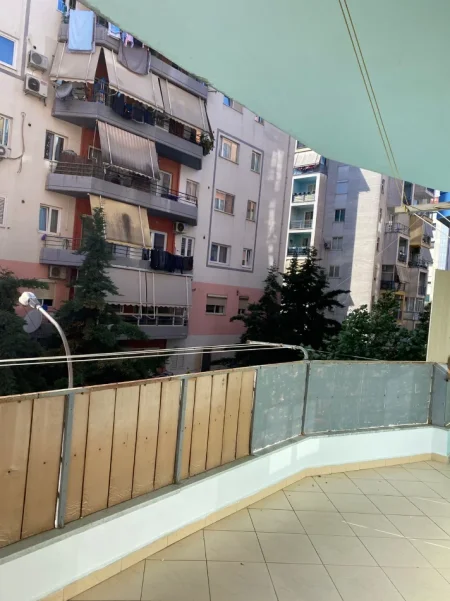 Tirane, jepet me qera apartament 1+1 Kati 2, 72 m² 349 € (PERBALL ECO MARKET)