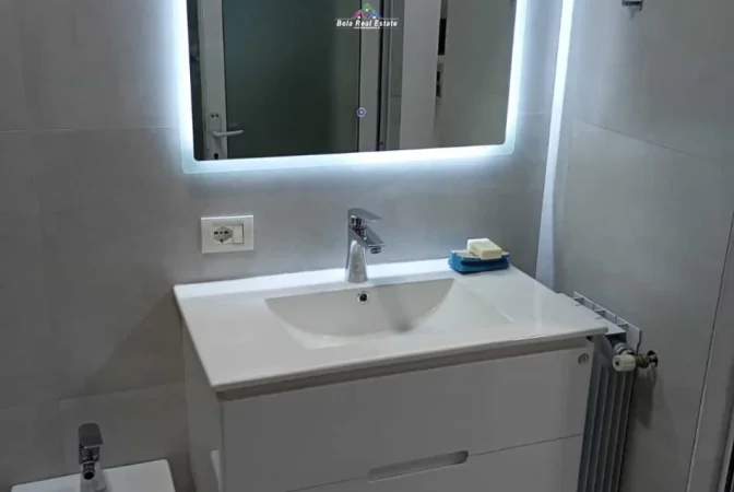 Tirane, jepet me qera apartament 2+1 Kati 2, 100 m² 730 € (komuna e parisit)