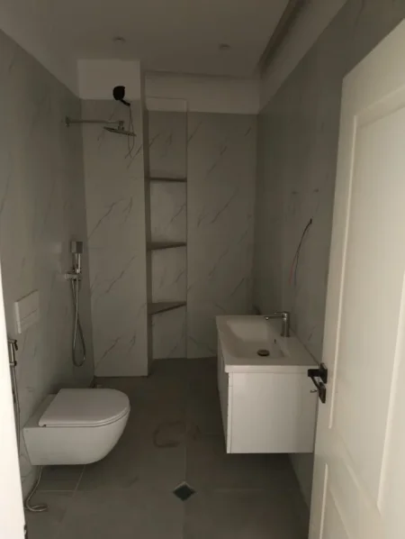 Tirane, jepet me qera apartament 1+1 Kati 6, 74 m² 145.000 € (Rruga 5 Maji)