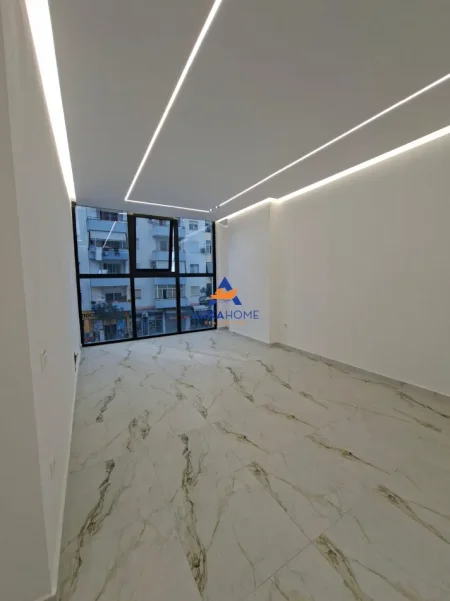 Tirane, jepet me qera ambjent biznesi Kati 1, 60 m² 736 € 