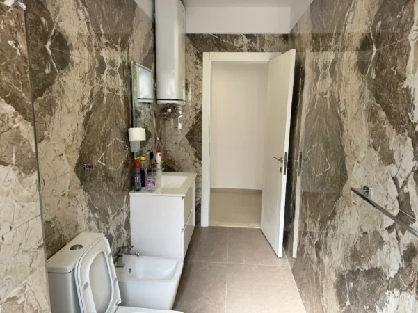 Tirane, shitet apartament 2+1 Kati 3, 109 m² 130.000 € (Fresku)
