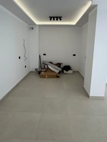 Tirane, shitet apartament 2+1 Kati 3, 109 m² 130.000 € (Fresku)