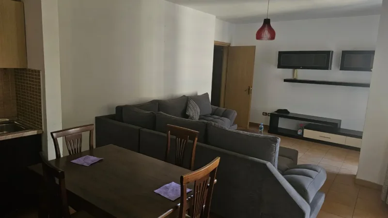Tirane, jepet me qera apartament 2+1 Kati 8, 88 m² 550 € (21 dhjetori)