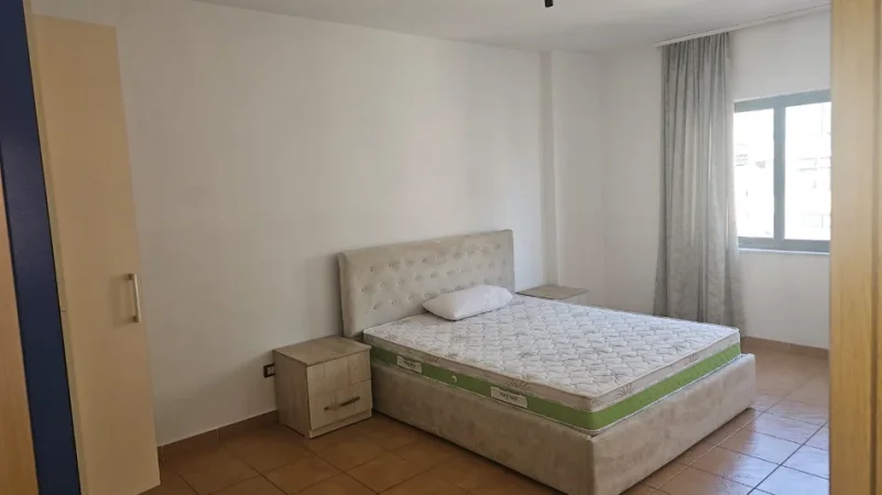 Tirane, jepet me qera apartament 2+1 Kati 8, 88 m² 550 € (21 dhjetori)