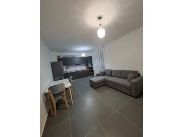 Tirane, jepet me qera apartament 2+1 Kati 2, 85 m² 500 € (5 Maj)