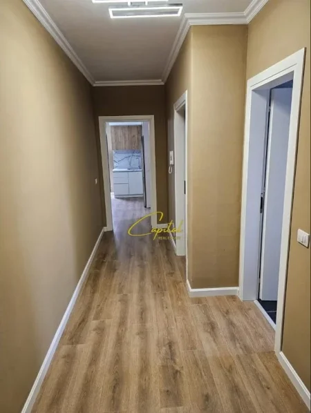 Tirane, jepet me qera apartament 2+1 Kati 4, 80 m² 550 € (RRUGA E DIBRES)