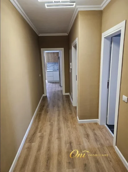 Tirane, jepet me qera apartament 2+1 Kati 3, 100 m² 550 € (PRANE QSUT)