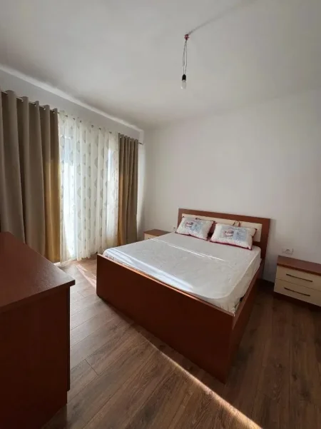 Tirane, jepet me qera apartament 2+1 Kati 5, 75 m² 550 € (Kamëz)