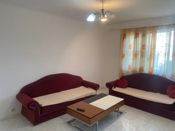 Tirane, jepet me qera apartament 1+1 Kati 3, 58 m² 350 € (rruga Gaqo Tashko Tirane.)