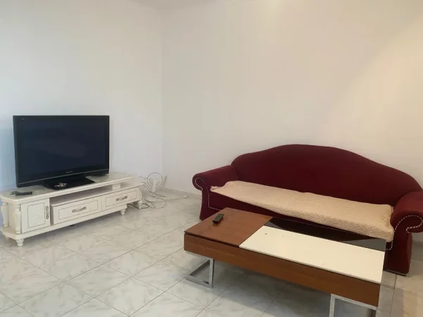 Tirane, jepet me qera apartament 1+1 Kati 3, 58 m² 350 € (rruga Gaqo Tashko Tirane.)