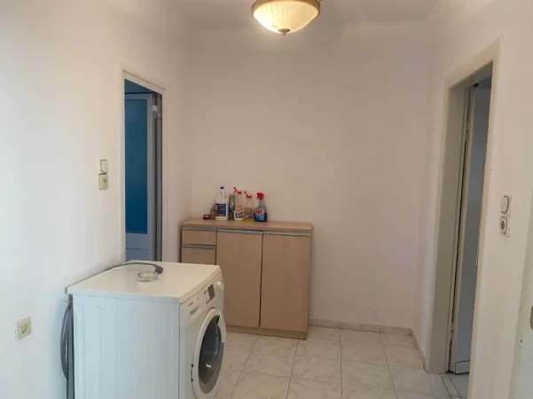 Tirane, jepet me qera apartament 1+1 Kati 3, 58 m² 350 € (rruga Gaqo Tashko Tirane.)