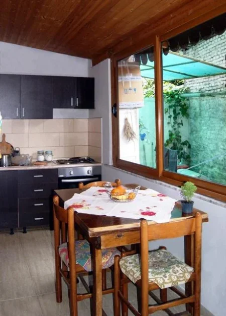 Tirane, shitet apartament 2+1 Kati 0, 65 m² 130.000 € (QENDER)