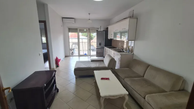 Tirane, jepet me qera apartament 1+1 Kati 2, 60 m² 400 € (Don Bosko prane Bujtines Gjeli)