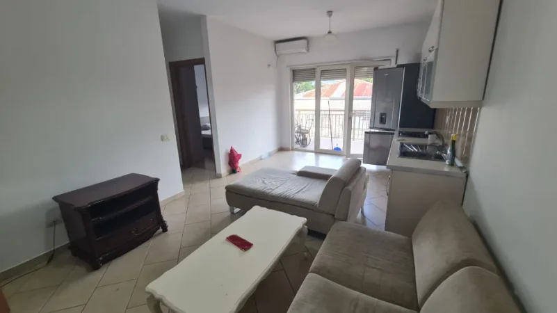 Tirane, jepet me qera apartament 1+1 Kati 2, 60 m² 400 € (Don Bosko prane Bujtines Gjeli)