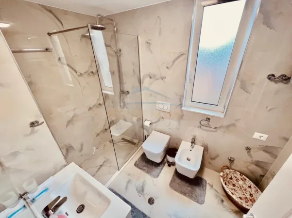 shitet apartament 1+1+Ballkon Kati 4, 50 m² 175.000 € (BLLOK)
