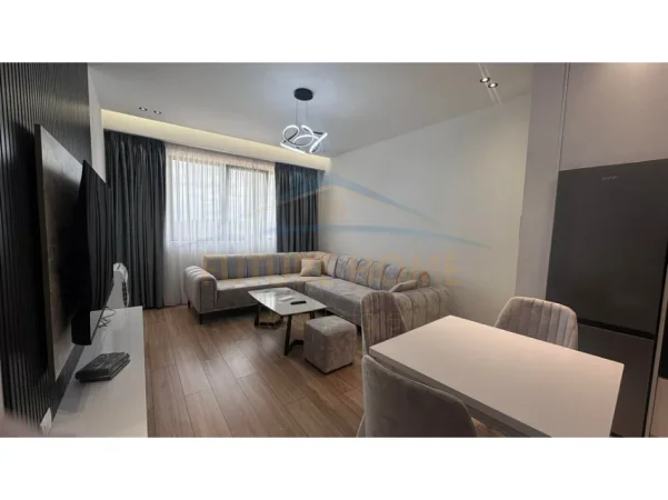 Tirane, jepet me qera apartament 1+1+Ballkon Kati 5, 65 m² 500 € (Urban Gate)