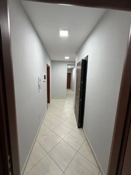 Tirane, jepet me qera apartament 2+1 Kati 7, 100 m² 750 € (PAS SPAKUT)