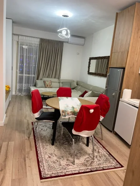 Tirane, jepet me qera apartament 1+1 Kati 2, 65 m² 700 € (Kopshti Zoologjik)