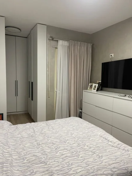 Tirane, jepet me qera apartament 1+1 Kati 2, 65 m² 700 € (Kopshti Zoologjik)
