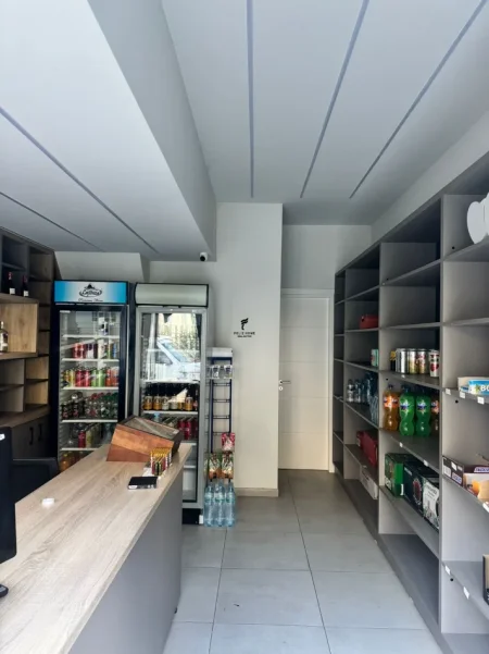 Tirane, jepet me qera dyqan Kati 0, 25 m² 400 € (ISH PARKU)