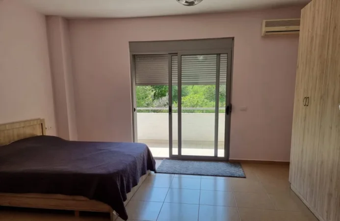 Tirane, shitet apartament 3+1 Kati 2, 211 m² 330000 € (Liqeni I Thate)
