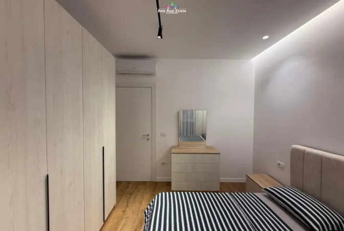 Tirane, jepet me qera apartament 1+1+Ballkon Kati 2, 65 m² 520 € (univers city)