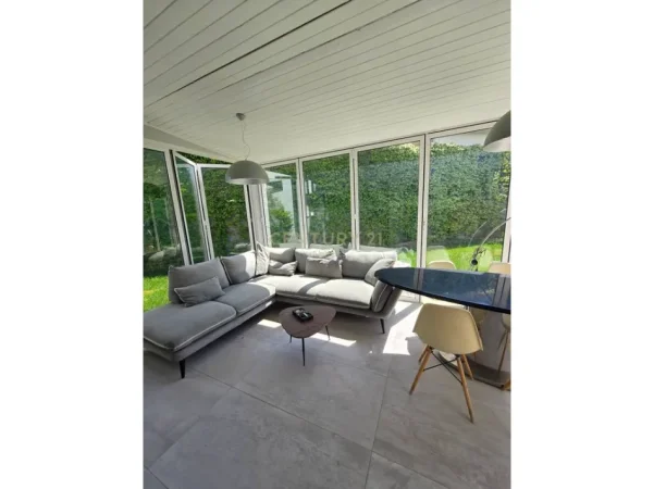 Tirane, shitet Vile 4+1 Kati 3, 561 m² 1.550.000 € (long hill residence)