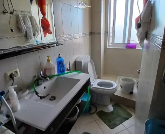 Tirane, jepet me qera apartament 1+1+Ballkon Kati 6, 61 m² 420 € (xhanfize keko)
