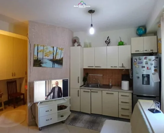 Tirane, jepet me qera apartament 1+1+Ballkon Kati 6, 61 m² 420 € (xhanfize keko)