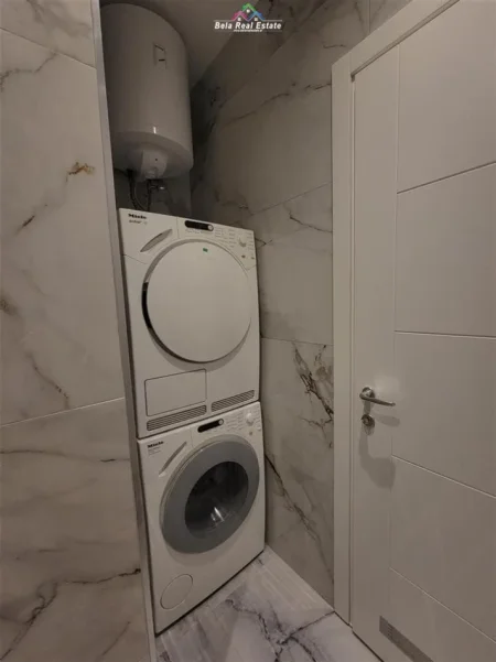 Tirane, jepet me qera Vile 1+1+Ballkon Kati 1, 60 m² 580 € (rruga e durresit)