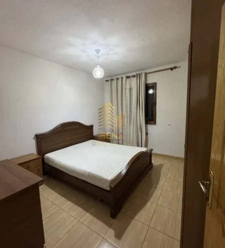 Tirane, jepet me qera apartament 2+1+Ballkon Kati 2, 125 m² 500 € (Varri i Bamit)