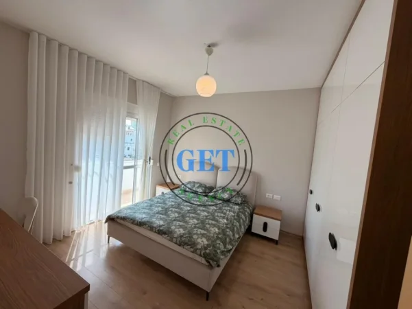 Durres, jepet me qera apartament 2+1 , 80 m² 550 € (Qender)